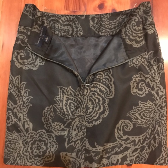 Banana Republic Skirt - Picture 4 of 6